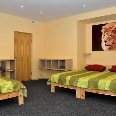 Center Quiet With Free Private Parking Lägenhet