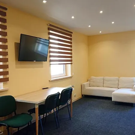 Center Quiet With Free Private Parking *