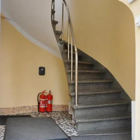 Center Quiet With Free Private Parking Apartment Riga