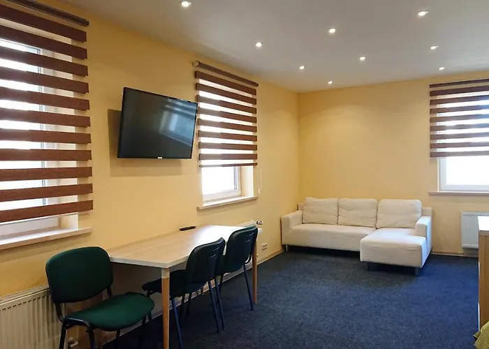 Center Quiet With Free Private Parking *