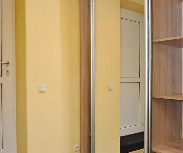 Center Quiet With Free Private Parking Riga